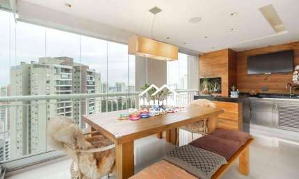 Apartamento à venda, 260 m², 3 suítes, 4 vagas e depósito.
