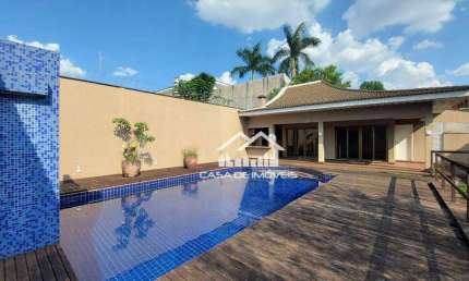 Vende ou aluga casa ampla com piscina, churrasqueira e 4 suítes e várias salas, no Jardim Leonor.