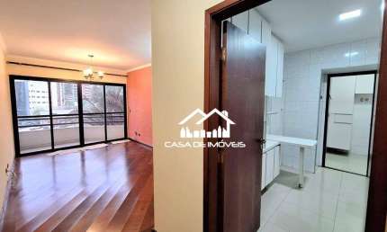 Vende apartamento com 83m², 3 dormitórios, 1 vaga e lazer, no Morumbi.