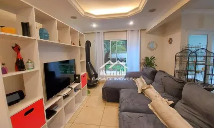 Vende casa térrea em condomínio com 105m², 3 dormitórios, 1 suíte, 2 vagas e depósito, na Vila Andrade.
