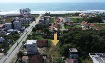 Terreno com 450m² pronto para construir na Barra do Saí