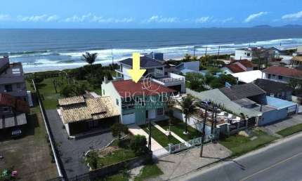 Sobrado frente para o mar na Barra do Saí em Itapoá SC