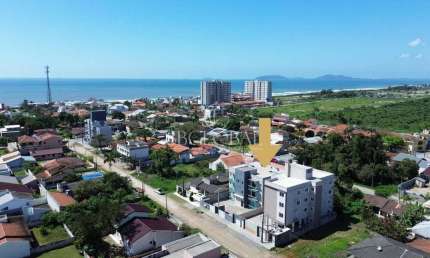 Apartamento térreo com 03 dormitórios  no Balneário Paese em Itapoá SC