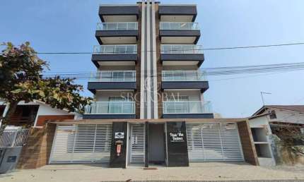Apartamento com 03 dormitórios (01 suíte) no centro comercial a 200 metros da praia