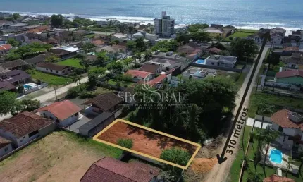 Terreno pronto para construir à 310 metros da praia na Barra do Saí