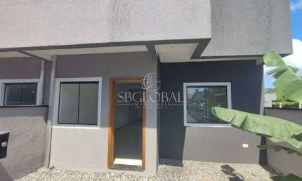 Ótima casa na região central por R$250.000,00, em Itapoá/SC