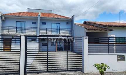 Sobrado com 03 dormitórios no Balneário Cambiju em Itapoá/SC