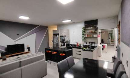 Casa com 125m² e hidromassagem no balneário Cambijú, em Itapoá/SC