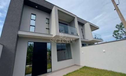 Sobrado com 03 quartos (sendo 01 suíte) no Balneário Volta ao Mundo em Itapoá/SC
