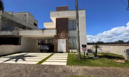 Sobrado com 04 dormitórios e piscina no Condomínio South Beach em Itapoá/SC