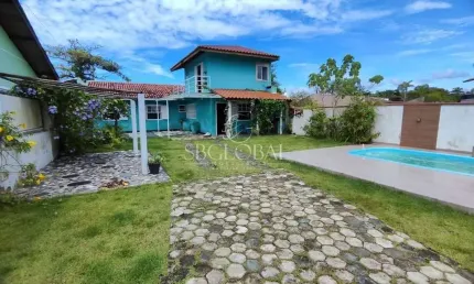 SOBRADO COM PISCINA 03 QUARTOS E PRÓXIMO DO MAR EM ITAPOÁ/SC