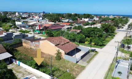 Terreno á 500 metros da praia na Barra do Sai em Itapoá-SC