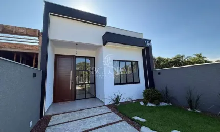 Casa com excelente acabamento na Barra do Sai em Itapoá-SC