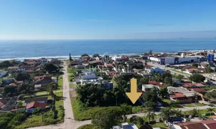 Terreno com 360m² (12x30) a 300 metros da praia na Barra do Saí em Itapoá/SC!
