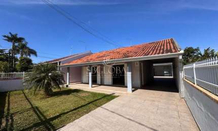 Casa com edícula e cozinha planejada na Barra do Saí a 180 metros da praia em Itapoá/SC!