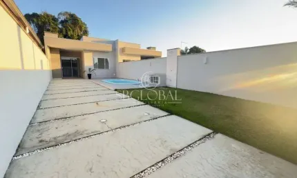 Casa com Piscina e 03 quartos localizada na Barra do Saí – Itapoá/SC