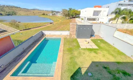 Casa de Alto Padrão à Venda no Condomínio Figueira Garden – Atibaia/SP