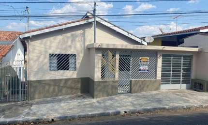 Casa com 2 dormitórios para alugar, 100 m² por R$ 2.600,00/mês - Cidade Satélite - Atibaia/SP