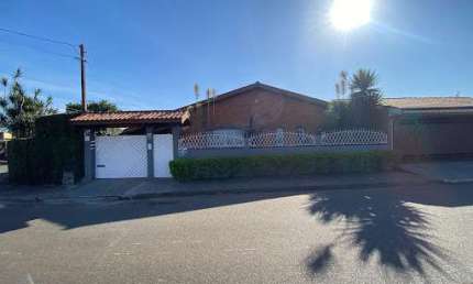 Casa com 3 dormitórios para alugar, 307 m² por R$ 5.900,00/mês - Alvinópolis - Atibaia/SP