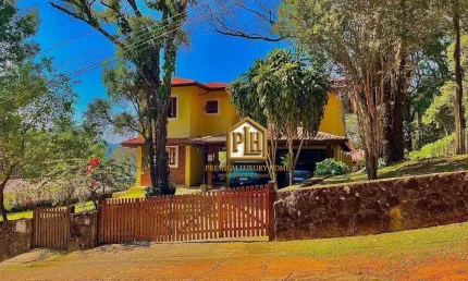 Casa com 5 dormitórios à venda, 400 m² por R$ 2.500.000 - Clube da Montanha - Atibaia/SP