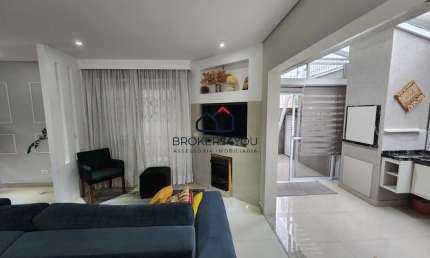 Casa em condomínio fechado com 3 quartos à venda na Rua Governador Jorge Lacerda, 244, Guabirotuba, Curitiba por R$ 699.000