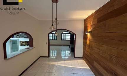 CASA COM 243M² DE AREA CONSTRUIDA COM 3 DORMITÓRIOS SENDO 2 SUÍTE NO CONDOMÍNIO JARDIM SANTA TERESA EM JUNDIAÍ SP