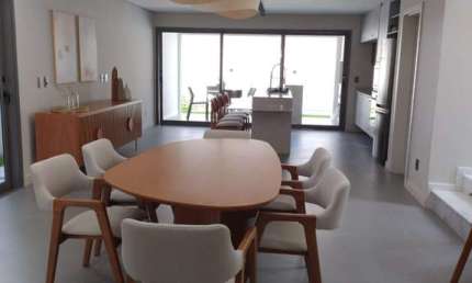 CASA COM 238M² DE ÁREA CONSTRUÍDA COM 3 SUÍTES NO CONDOMÍNIO BRISAS DA MATA EM JUNDIAÍ - SP * PERMUTA ATE R$800.000,00*