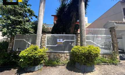 CASA COM 362 M² DE ÁREA CONSTRUÍDA COM 4 DORMITÓRIOS, SENDO 2 SUÍTES NO JARDIM PAULISTA EM JUNDIAÍ - SP