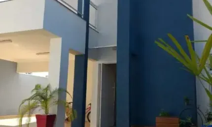 CASA DE 290M² DE ÁREA CONSTRUÍDA COM 3 DORMITÓRIOS, SENDO 1 SUÍTE NO BAIRRO DA COLÔNIA EM JUNDIAÍ SP ***ESTUDA PERMUTA POR IMÓVEL DE MENOR VALOR ***