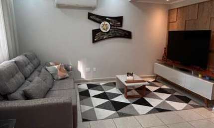 CASA COM 227 M² E 4 DORMITÓRIOS SENDO DUAS SUÍTES NO CONDOMÍNIO CHÁCARA DAS PALMEIRAS IMPERIAIS NO MEDEIROS EM JUNDIAÍ - SP