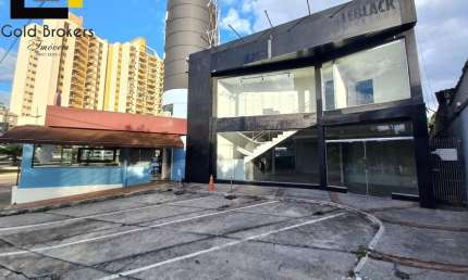 PONTO COMERCIAL DE 160 M² COM MEZANINO, FACHADA DE VIDRO E 2 VAGAS NA AV. 9 DE JULHO EM JUNDIAÍ - SP