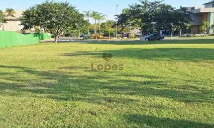 TERRENO COM 600 M² NO CONDOMÍNIO ALPHAVILLE, NA BARRA  DA TIJUCA.