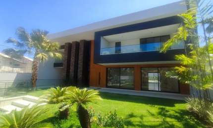 Mansão de Alto Padrão com 6 Suítes na Barra da Tijuca – Luxo e Exclusividade