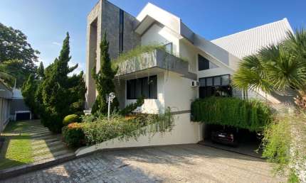 Condomínio novo Leblon : linda casa de alto padrão com 872m2 de muito conforto , 4 suítes, piscina, closet e muito mais .