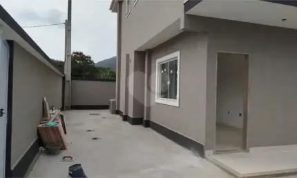 Casa de Vila à venda com 2 quartos em Jardim Atlântico Oeste (itaipuaçu), Maricá - RJ