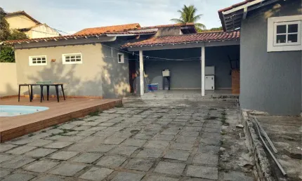 Casa com piscina de  3 quartos à venda em Piratininga - RJ