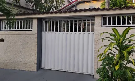 Casa de 3 quartos  com 1 quitinete 390mil Bento Ribeiro