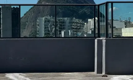 Cobertura em botafogo de 04 quartos sendo 3 suites e 4 vagas,