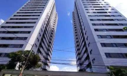 Apt com excelente localização em Candeias, próx ao Colégio Souza Leão l 2 quartos, 1 suíte l garagem
