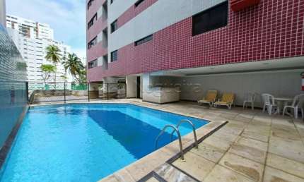 Flat com excelente localização mobiliado, localizado no bairro de Boa Viagem com piscina para aproveitar com a família.