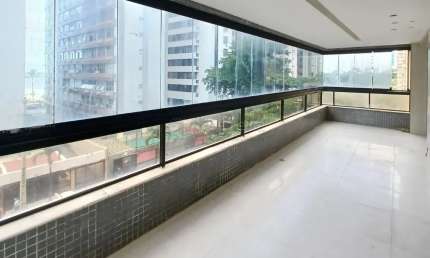 Excelente apartamento localizado na avenida Boa Viagem com 246,20m² | 4 Quartos sendo 3 suítes | 3 Vagas cobertas