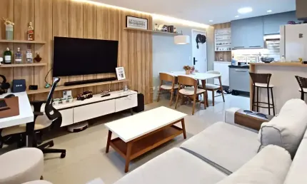 Lindo apartamento bem localizado em Boa Viagem, 46m², todo reformado com móveis planejados, 1 vaga coberta