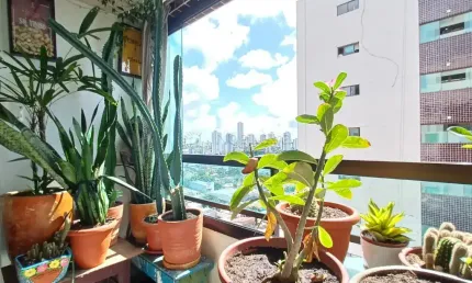 Praça dos Cactos - 85m² - 2 quartos - Varanda - Todo reformado, andar alto, móveis fixos- Bongi