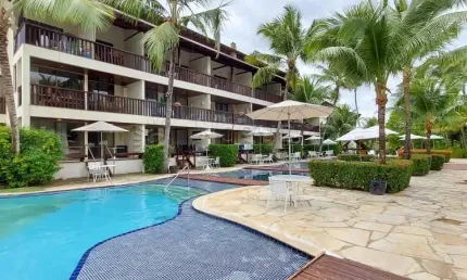 Excelente apartamento mobiliado localizado à beira mar de Muro Alto, com 2 quartos, varanda e lazer completo