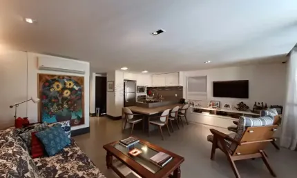 Excelente apartamento duplex mobiliado com sala ampla, lazer completo e 2 quartos localizado à beira mar de Muro Alto