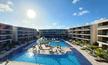 Flat no térreo com excelente localização em Muro Alto com piscina, academia e lazer completo. Aproveite e entre em contato!!