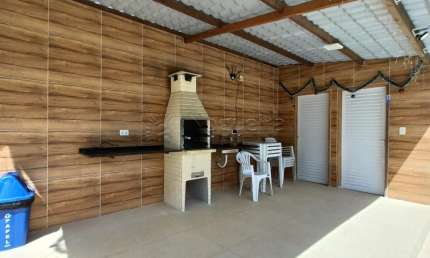 Excelente casa em condomínio fechado localizado na região de Aldeia dos Camarás.