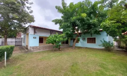 Casa com excelente localização na Várzea, com 250m² de área útil.