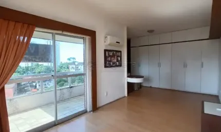 Qualidade de Vida! Amplo Apartamento com Varanda e Área de Lazer