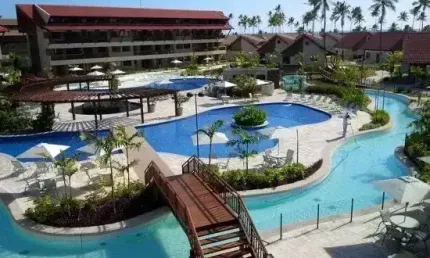 Vendo Lindo Flat em Muro Alto pé na areia com 2 quartos /CONSULTOR(81)9 85 97 78 33